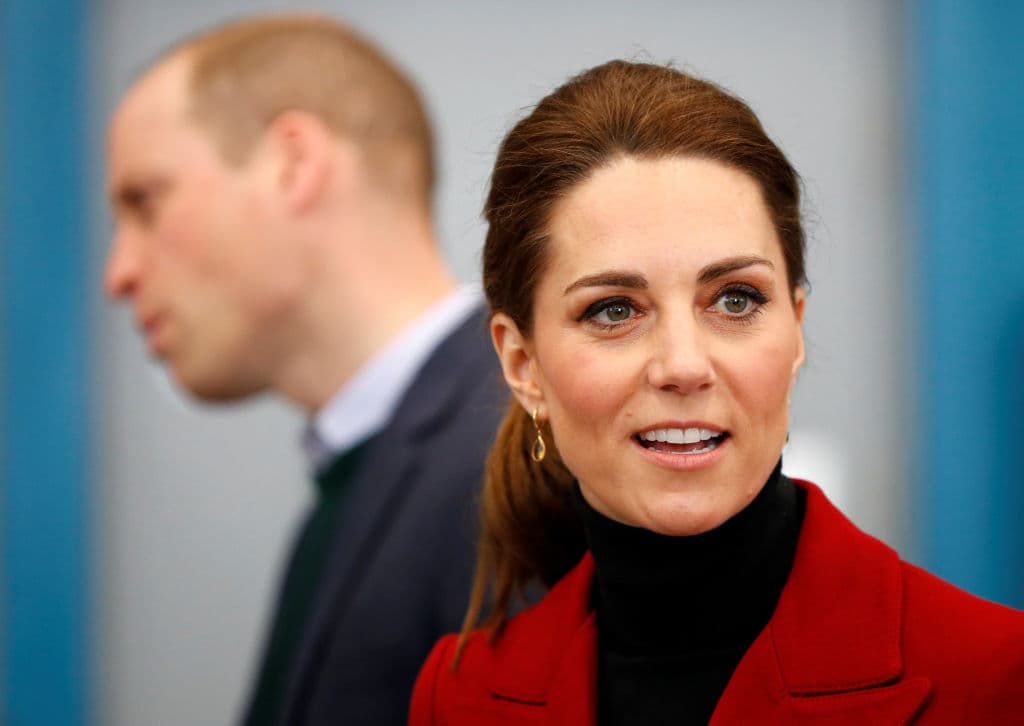 Este año quedó fuera de la lista de Vogue su cuñada 
<b><a href="https://www.univision.com/famosos/el-principe-william-y-kate-middleton-como-pocas-veces-los-ves-y-oyes-jugando-con-sus-hijos-en-el-jardin-video">Kate Middleton</a></b> a pesar de su campaña contra el acoso cibernético y el trabajo continuo que hace con Heads Together, una organización benéfica para la salud mental.