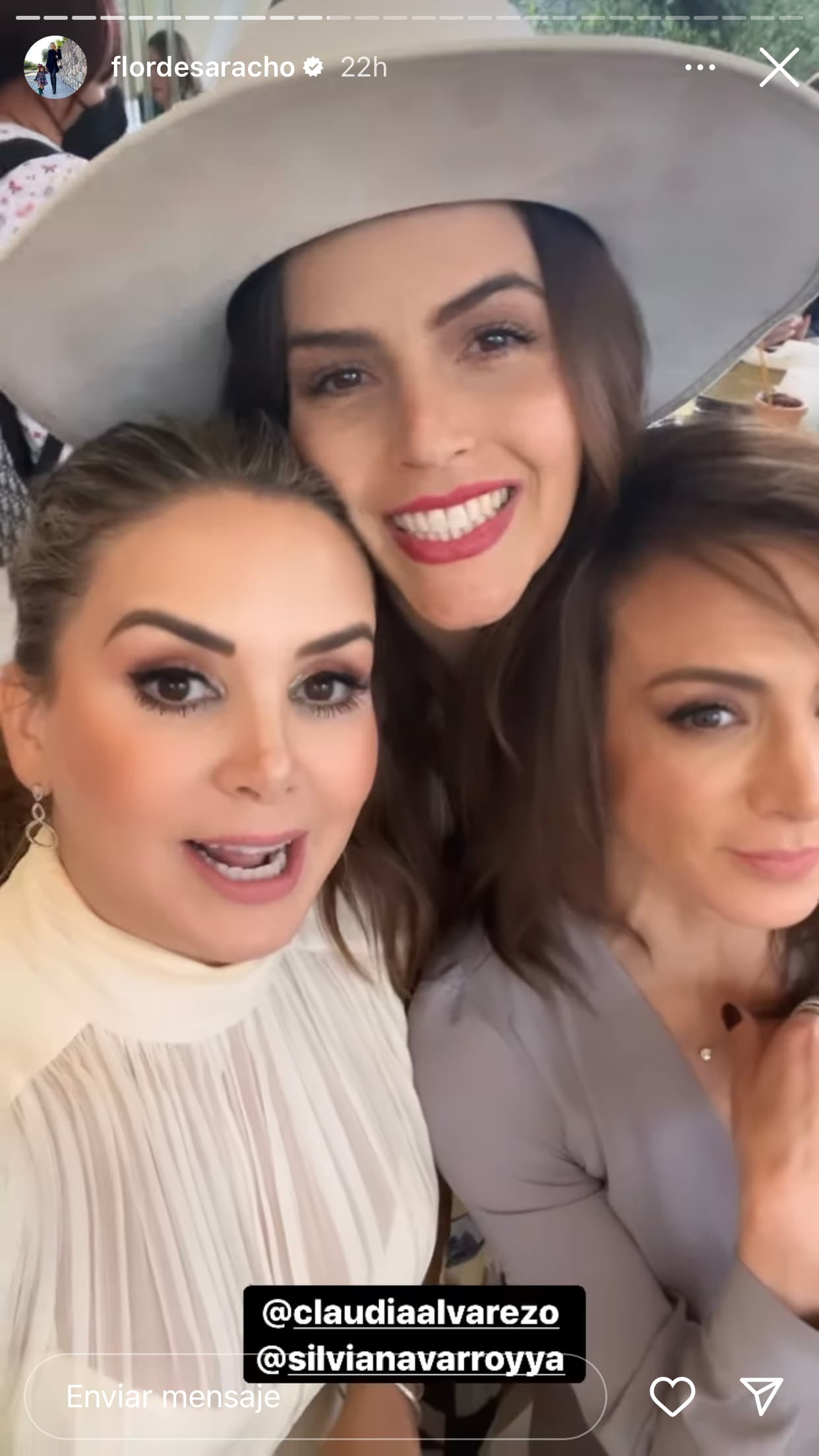 Las 'instastories' y 'selfies' no faltaron en esta reunión y cada una lo presumió en sus respectivas cuentas.