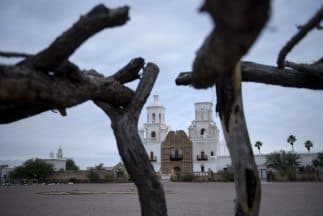 Arizona firma acuerdo con México para establecer Centro de Estudios Mexicoamericanos