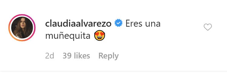 Desde entonces, la actriz de 33 años ha publicado más imágenes con su nueva melena. En una de ellas, su colega 
<b><a href="https://www.univision.com/famosos/no-soy-yo-es-el-personaje-claudia-alvarez-cuenta-que-se-sometio-a-un-cambio-de-imagen-video" target="_blank">Claudia Álvarez</a></b> le escribió: 
<b>"Eres una muñequita"</b>. 
<br>