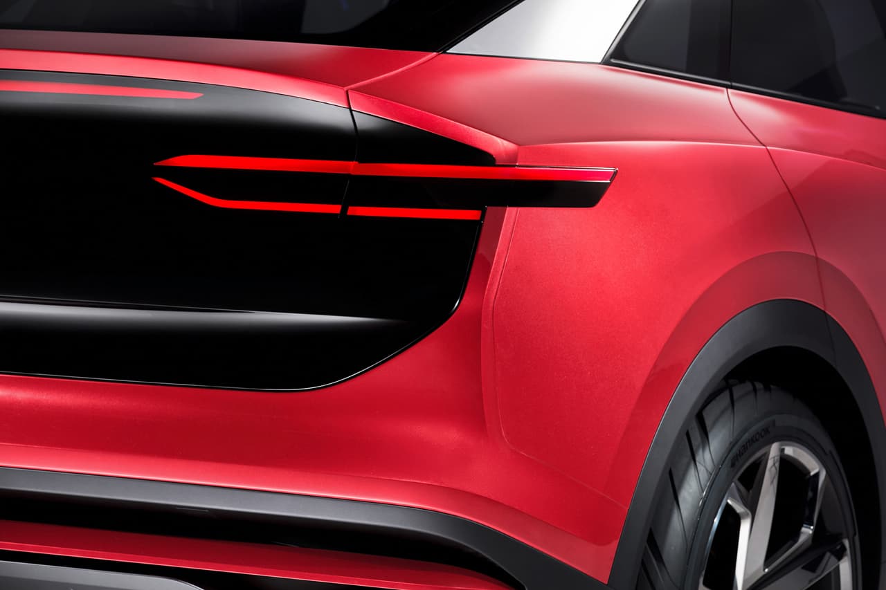 <b>Volkswagen I.D. Crozz Concept</b>
<br>La línea de diseño de las luces traseras es fino, pero no deja de conservar el estilo de Volkswagen.