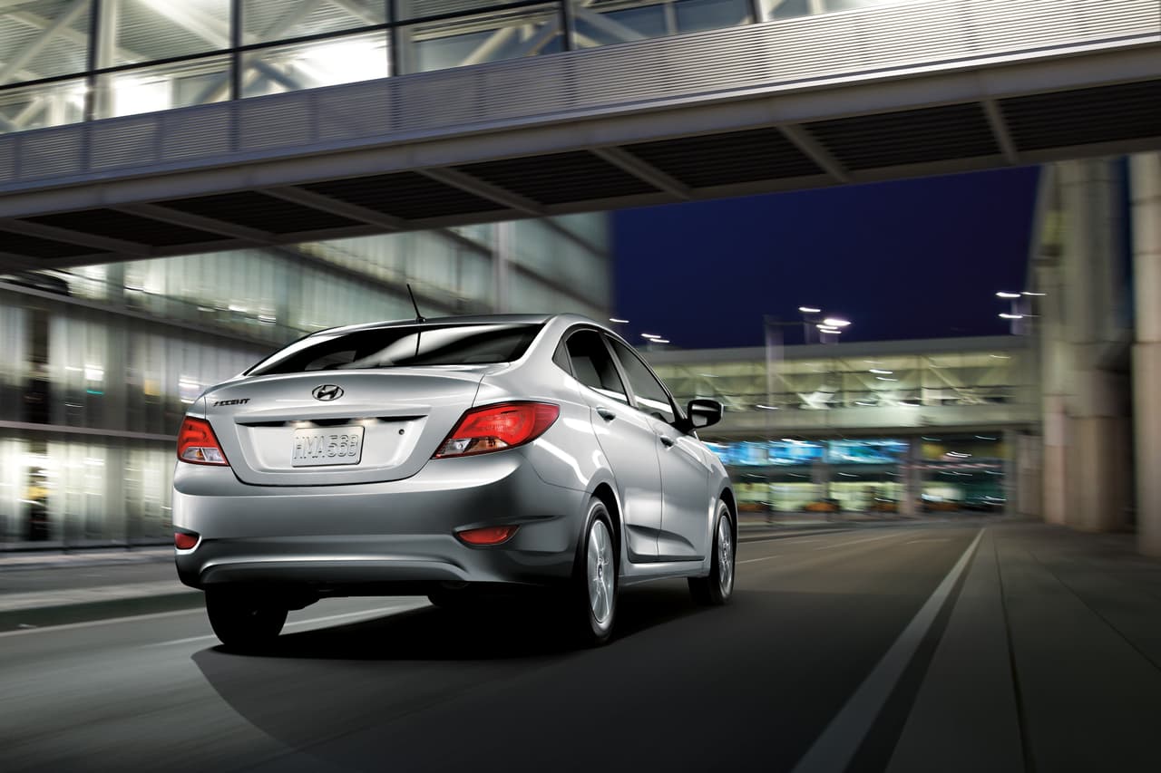 Entre las comodidades del interior aparece el alzavidrios eléctrico, asientos traseros plegables para ampliar su maletero, y botón para trabar las puertas. Su potencia no es nada despreciable, 138 caballos en su motor de 1.6 litro, para llevar cinco pasajeros.