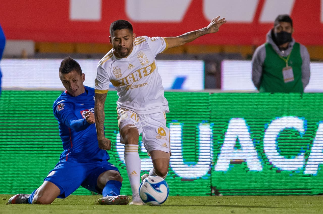 Los Tigres no tienen un buen regreso y Cruz Azul vence 0-2 en el Volcán. Cruz Azul se sitúa en la tercer posición con 12 unidades y los regios se quedan en la décima plaza con 7 unidades, aunque tienen un partido menos que los demás.