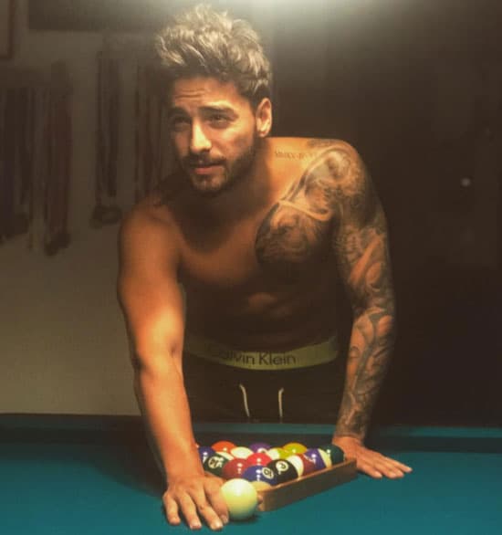 ¿Quién quiere jugar al billar con él?