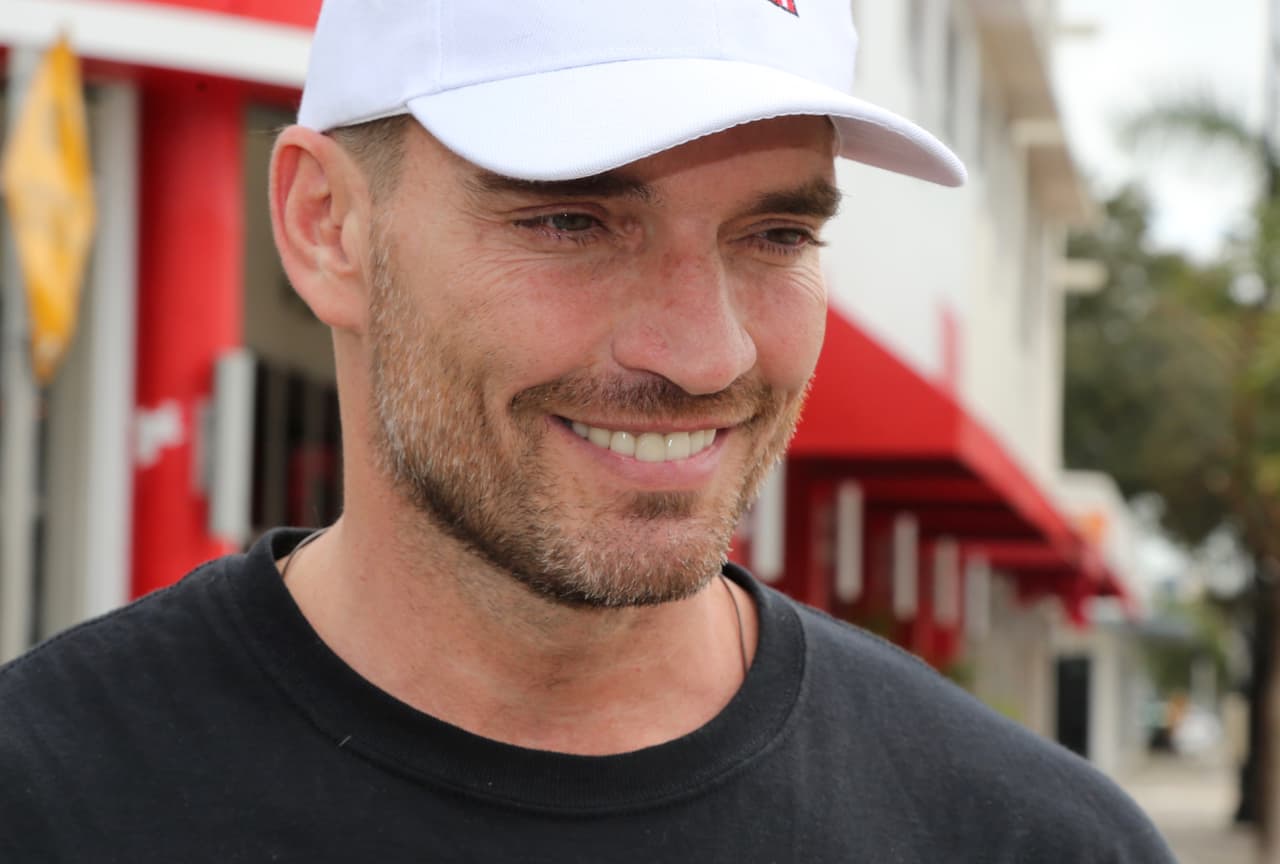 Destacó que, en una relación, debe haber mucha comunicación, respeto y que deben de hacer las cosas en común acuerdo y sin la imposición de uno de los dos.