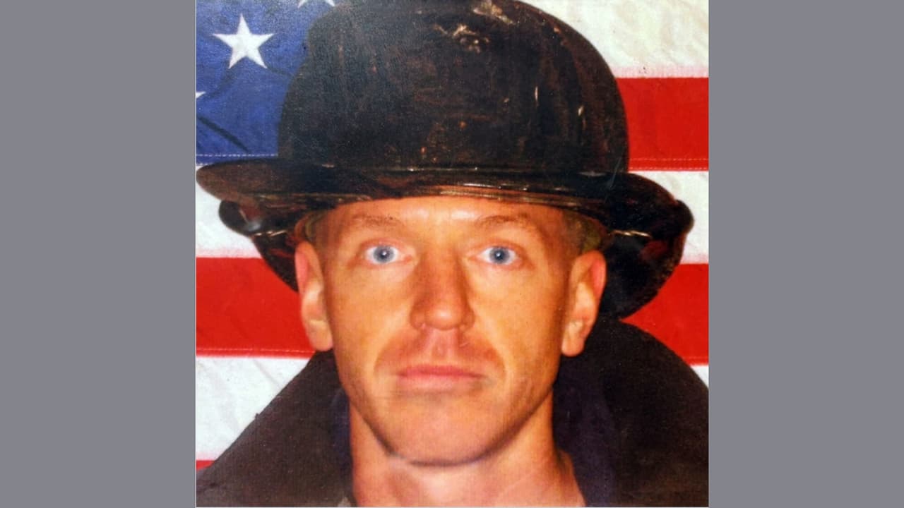 Bombero de NY muere tras caer 20 pies en entrenamiento; realizan ceremonia de honores