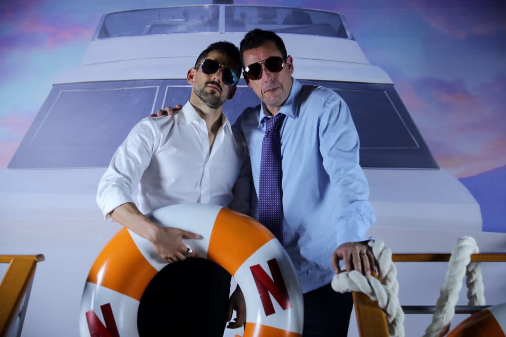 El acuerdo que ha firmado el mexicano lo deja como productor junto a su compañero de aventuras, Gerardo Gatica.
<br>