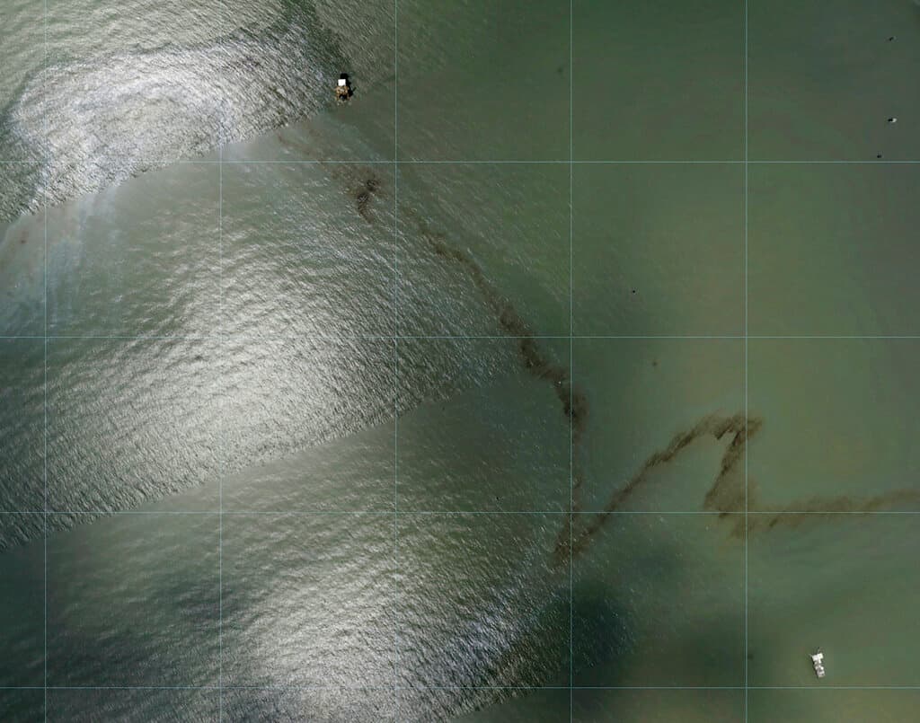 Aparece una mancha negra flotando cerca de la plataforma petrolera del Golfo, tras el paso de Ida