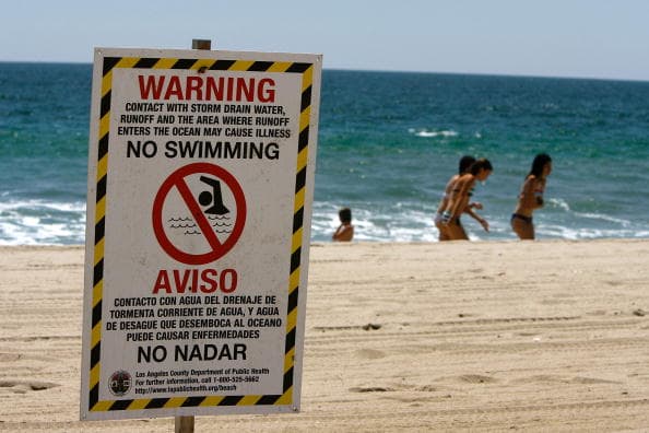 <b>Evita entrar al agua en los siguientes lagos y playas.</b>