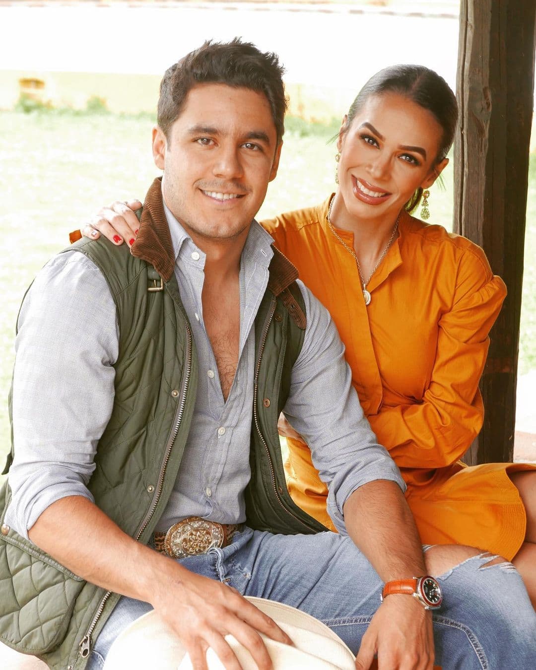 <b>Eduardo Jr. </b>ya es un adulto, pero sus padres no olvidan al niño que llegó a cambiarles la vida, por lo que en sus publicaciones
<b>compartieron fotos de su infancia</b>.