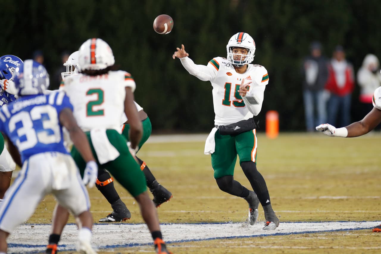 “Las personas que vayan a ver eventos deportivos profesionales o universitarios que acaben tarde serán la excepción”, dijo el alcalde Gimenez, quien indicó deben guardar sus tiquetes, en caso de que la policía los detenga en el camino de vuelta, pasada la hora del toque de queda.
<br>