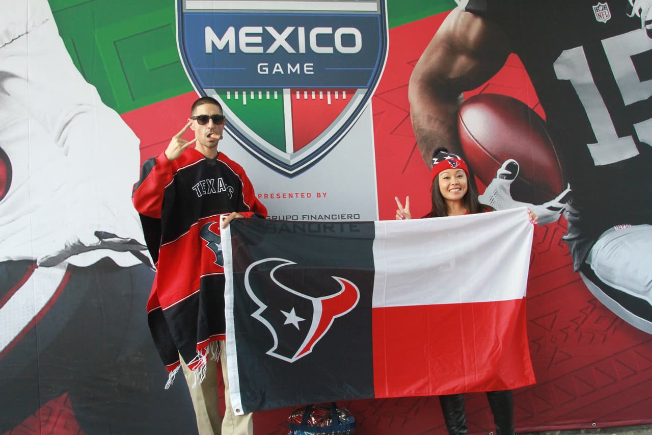 Miles de aficionados y apasionados de la NFL se dieron cita en el estadio Azteca para presenciar el duelo de Monday Night entre Raiders y Texans.