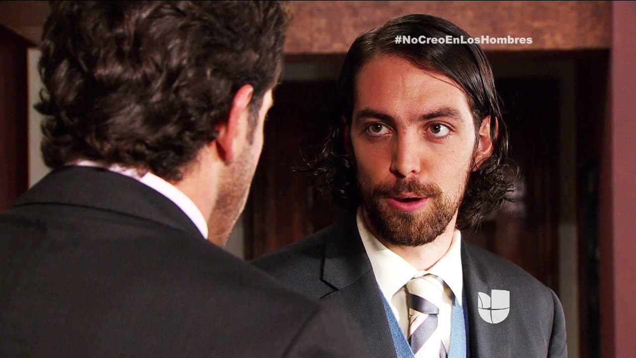 Así es, Julián te está diciendo todo: ellos acusaron a Clarita de robo y las obligaron a renunciar a tu amor y al de tu hermano.