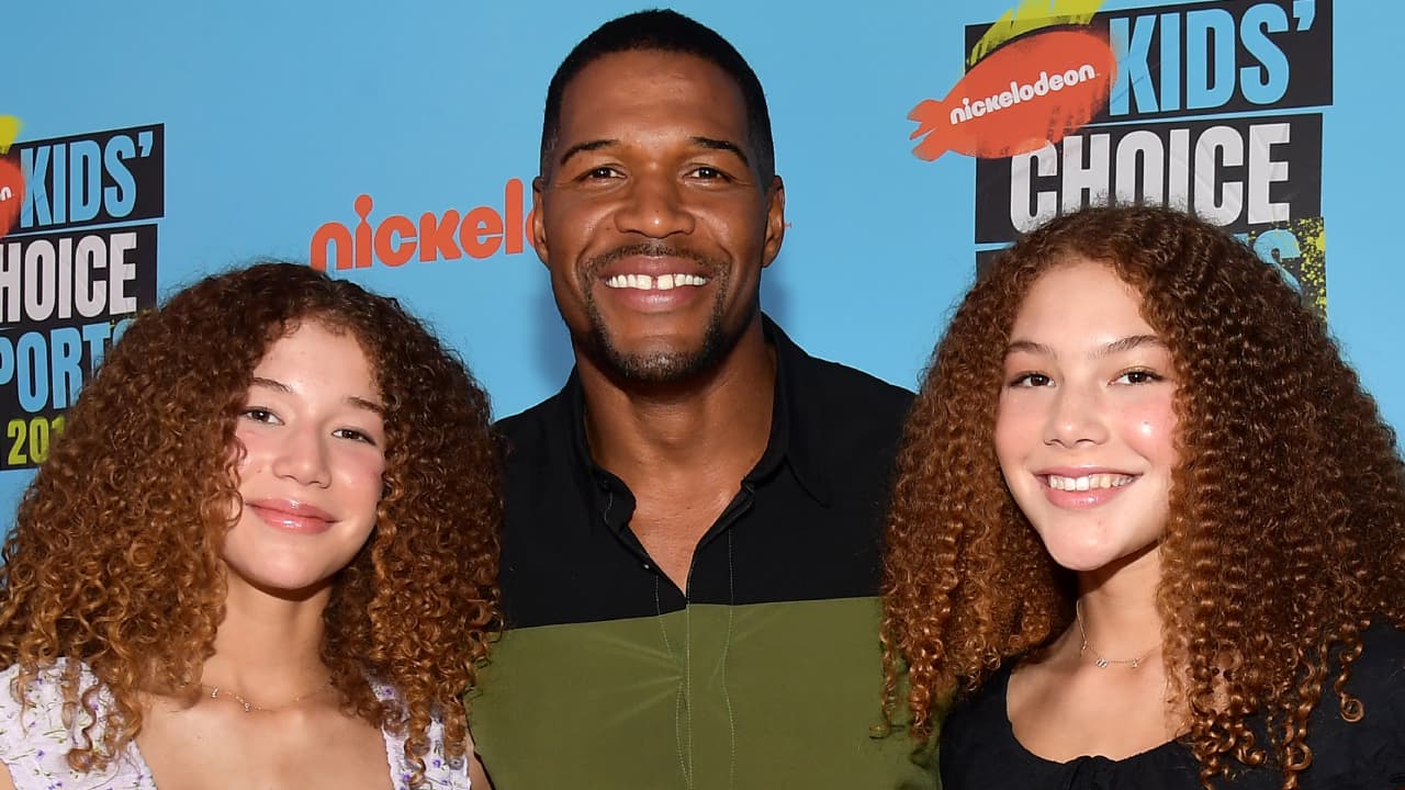 Hija adolescente del presentador Michael Strahan tiene un tumor maligno en la cabeza y así lo enfrenta