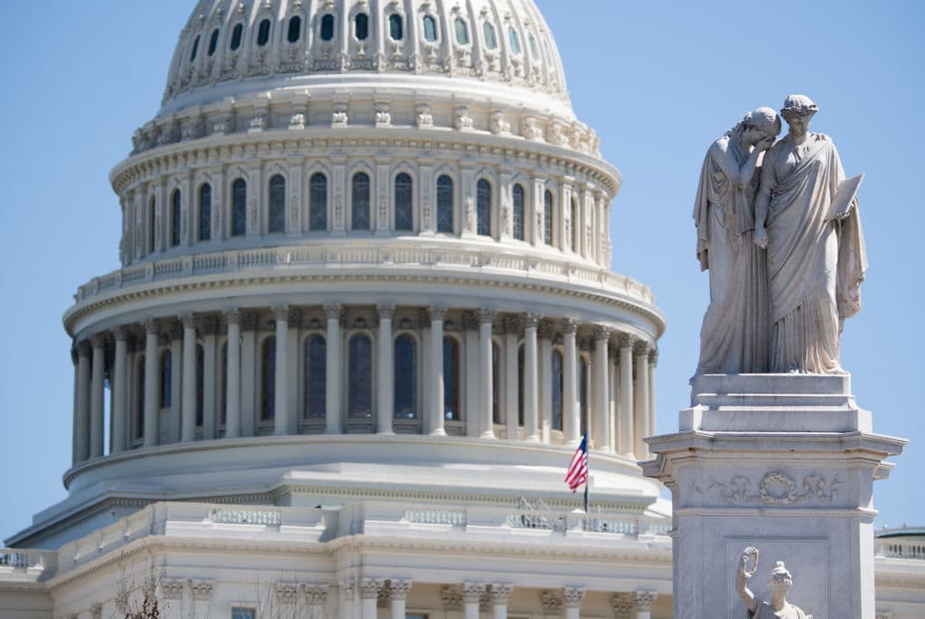 EEUU incurrió en marzo en el tercer déficit mensual más elevado de la historia  