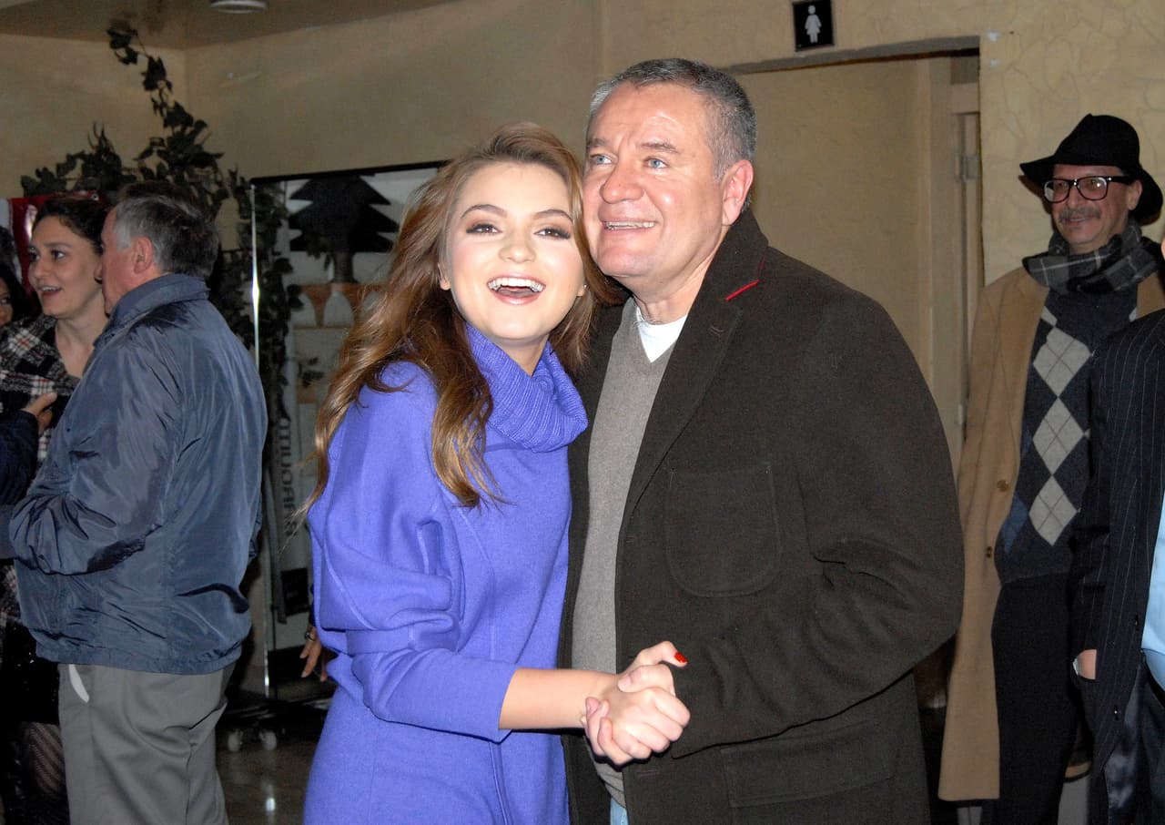 Títulos como Vino el Amor, Por Amar Sin Ley y El Dragón son los últimos proyectos en los que la hija mayor de 'El Güero' Castro ha trabajado. 
<br>