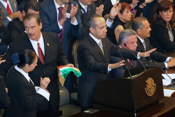 Así pudo llegar el 1 de diciembre a la tribuna (tomada por legisladores de izquierda) de la Cámara de Diputados para rendir protesta como Presidente de México.