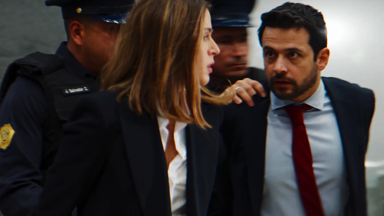 Un Buen Divorcio: Mónica es acusada de lavado de dinero y su firma de abogados es clausurada