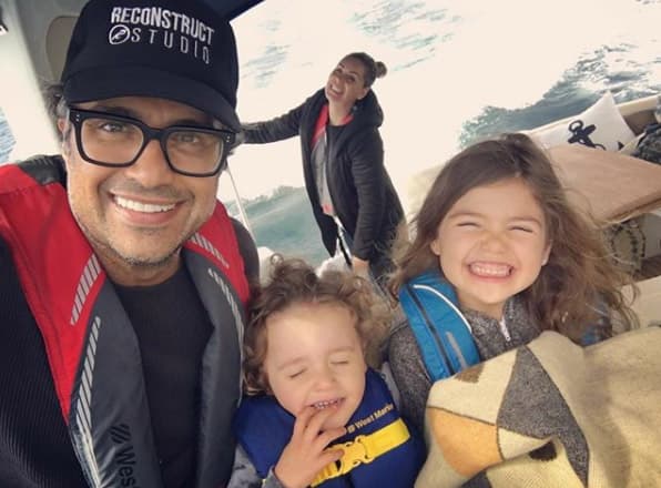 Asegura que no hay excusa para no estar con ellos, ni siquiera cuando se es parte del demandante medio artístico.