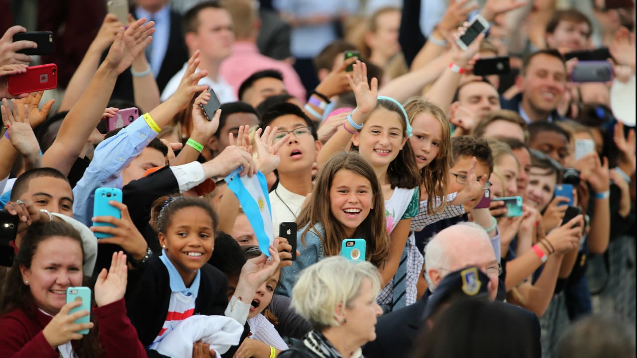 Varias personas, feligreses y parte del equipo de Obama, esperaron ansiosos la llegada del Papa.