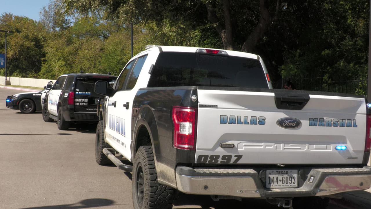 Un policía del hospital le disparó a Hernández en su pierna derecha y lo detuvieron.