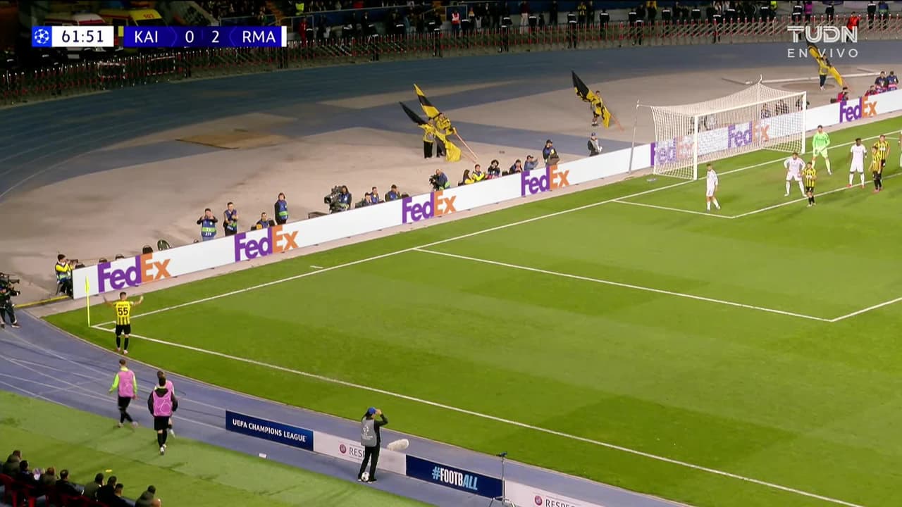 ¡TIRO ATAJADO! disparo por Franco Mastantuono.