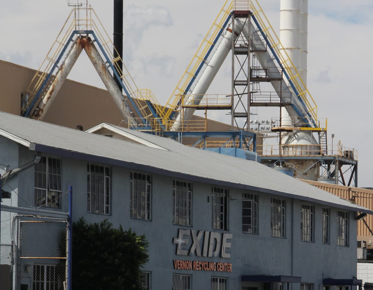 Instalaciones de la empresa de reciclaje de baterías Exide Technologies, cerrada por órden judicial en Vernon, en el área de Los Ángeles, en 2014