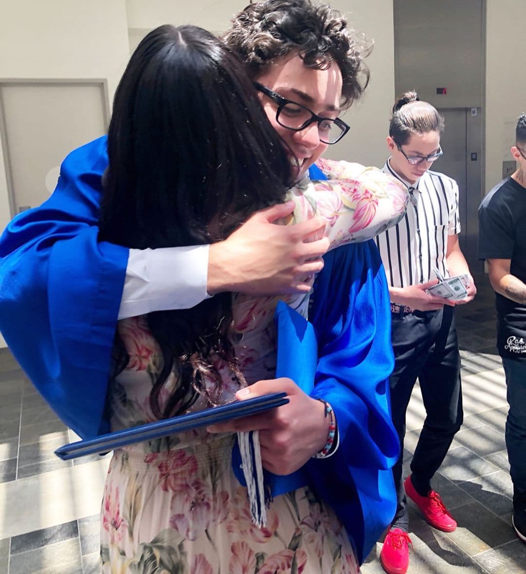 "Mi Cristian. Qué gran honor ha sido tenerte en mi vida, verte crecer y ahora me toca verte volar", comentó Dayanara en la publicación.