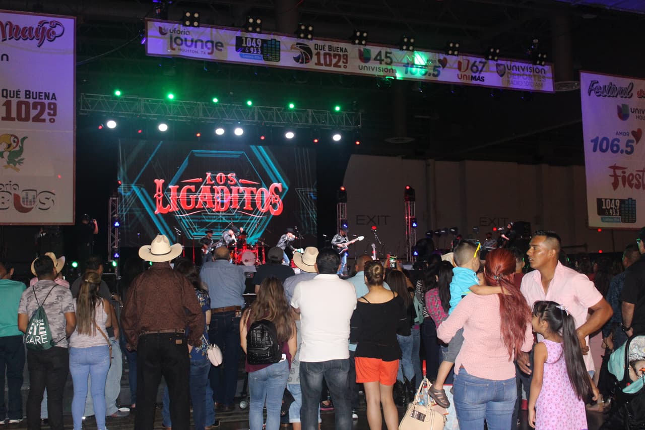 Todo el mundo se divirtió escuchando y bailando la música de sus artistas favoritos.