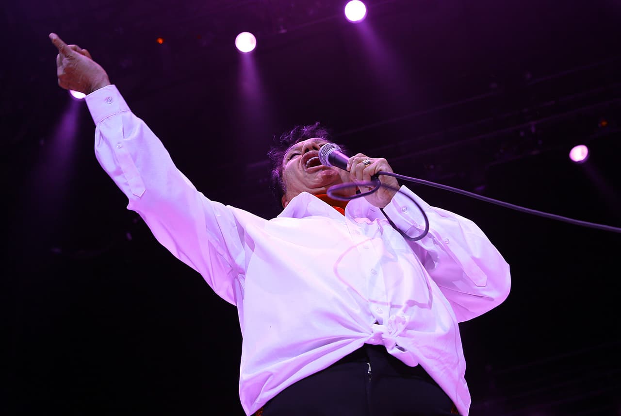 Juan Gabriel, el hombre que marcó la música de cuatro generaciones, como describe la periodista Inger Diaz Barriga en un articulo de univision.com
<br>