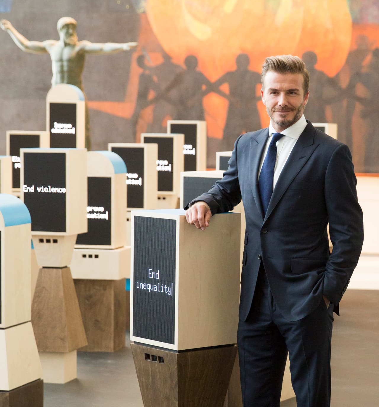 Beckham lució impecable durante la presentación del proyecto.