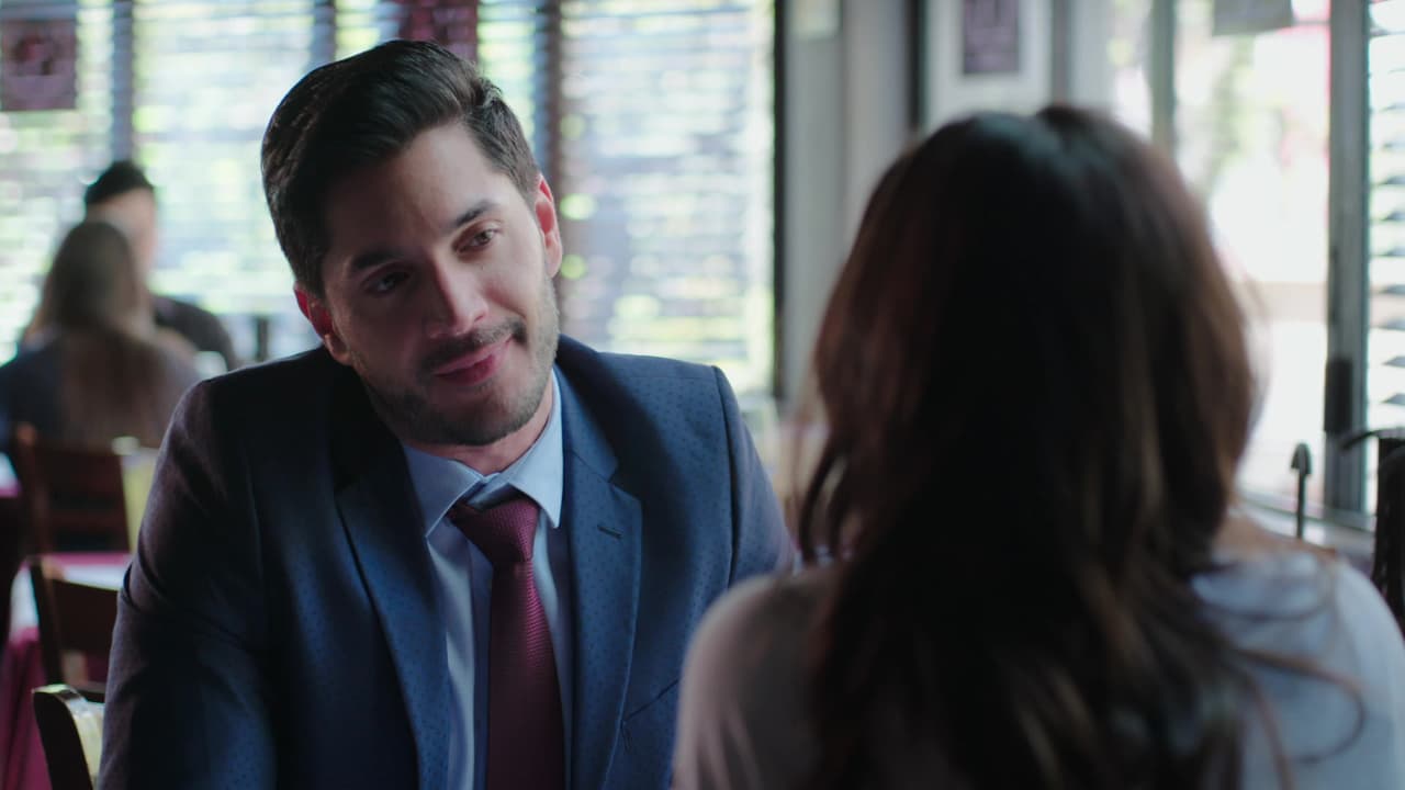 Víctor le propuso a Adela salir juntos de fin de semana.
<br>