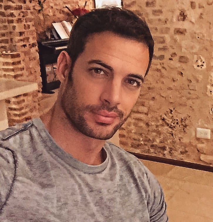 "El latino se apoya mucho y en estos momentos más que nunca debemos apoyar a nuestra gente, nuestro talento, nuestra cultura. Podemos demostrar que somos gente muy importante en este país. Si quieren vayan a ver lo otro, Superman, Batman, lo que sea, pero primero vayan a ver nuestra película, que lo necesitamos", señaló.