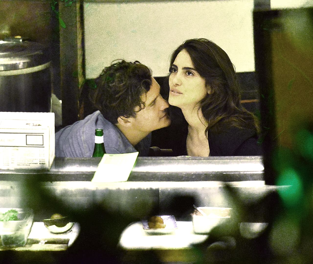 Besos iban y venían entre la modelo brasileña Luisa Moraes y el actor.