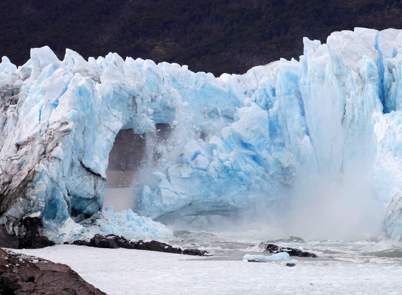 ¿Por qué se rompe el puente de hielo del glaciar Perito Moreno?