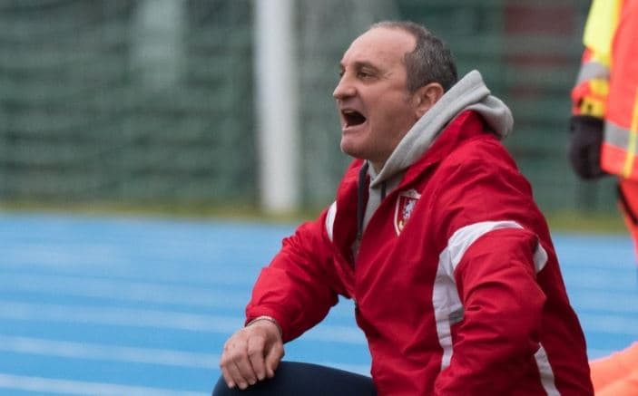 Técnico en Italia golpea a su propio jugador y es expulsado