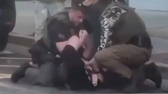 Gritos de niños y su madre esposada: familia de Nueva Jersey denuncia arresto de ICE