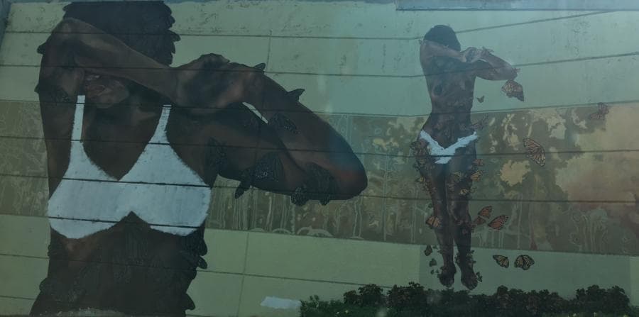 Aseguran que "Nadie podrá censurar nuestros cuerpos. Salimos a la calle, solas y acompañadas. Desnudas del miedo, liberándonos del patriarcado. No habrá sostén que nos amarre... Si se animan, pasen por el mural y suelten las prendas."