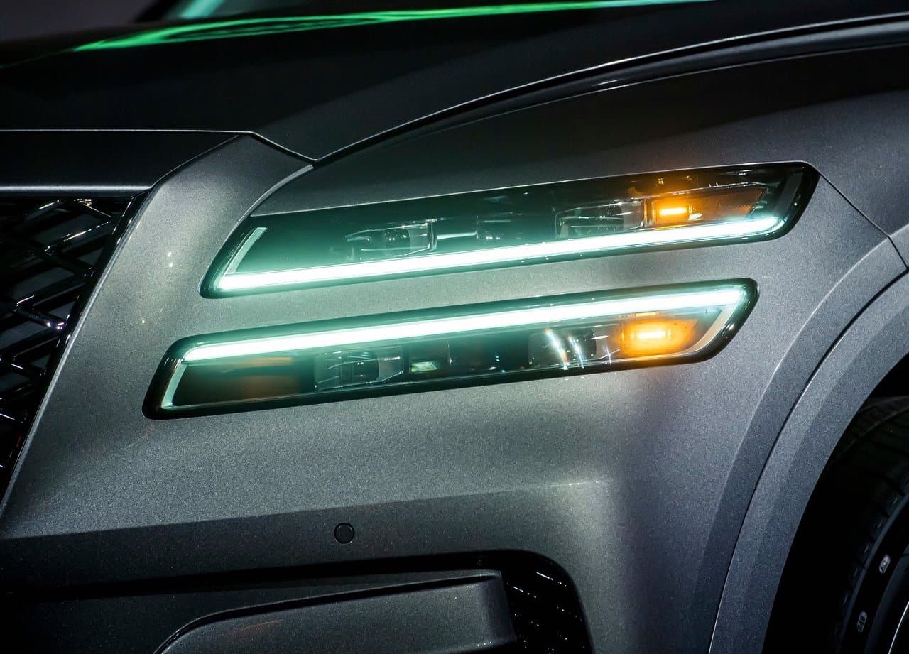 "GV80 representa la esencia del espíritu innovador de Genesis", dijo William Lee, vicepresidente ejecutivo y jefe global de la marca Genesis. "Cuando lanzamos GV80, nuestra primera SUV insignia de lujo, abrimos simultáneamente un nuevo capítulo para Genesis", agregó