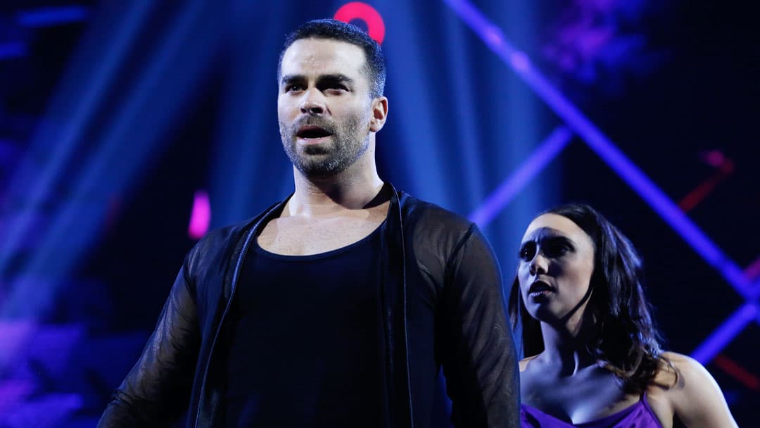 El primero en realizar su 'performance' fue el actor venezolano Alejandro Nones.