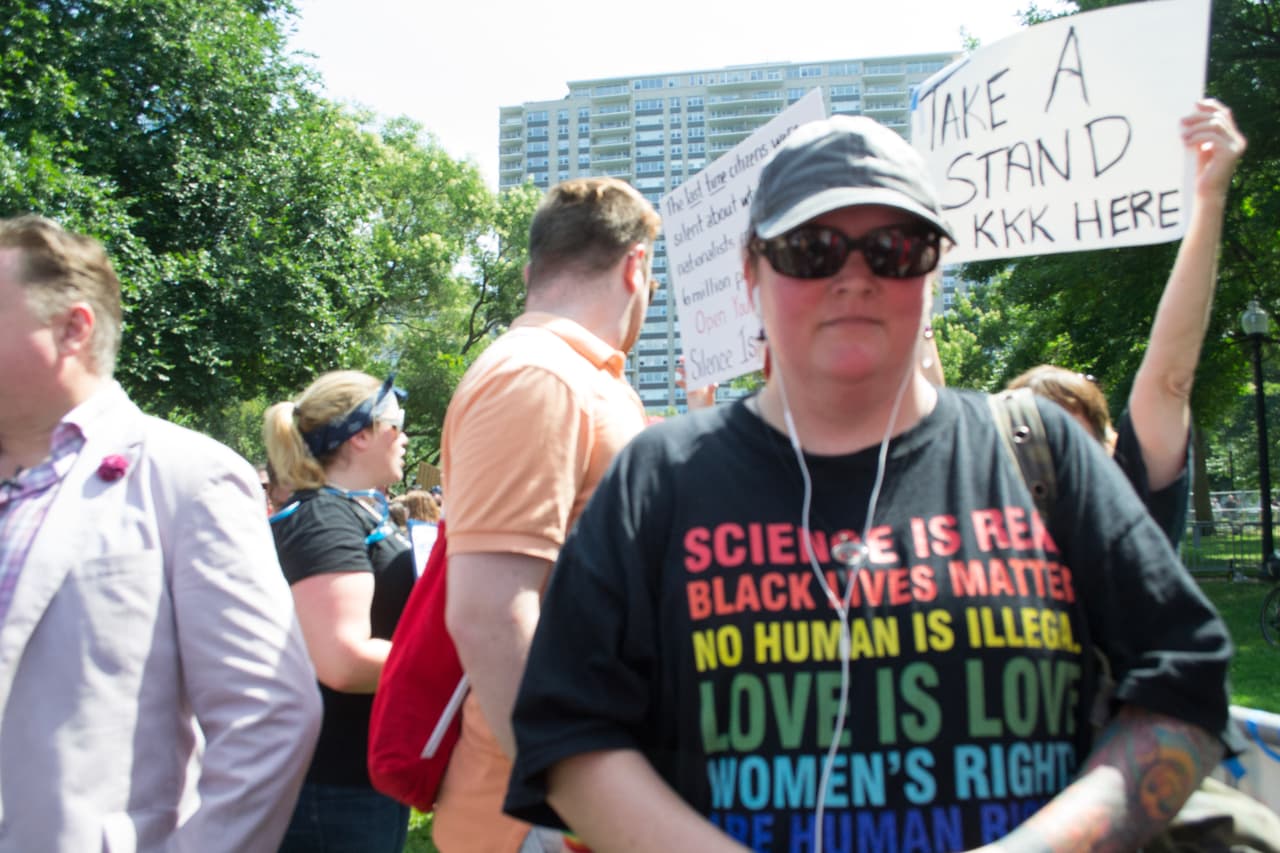 Angela King participates in a counter-protest during what was billed as a “free speech” rally in Boston on Aug. 19, 2017. King, a former neo-Nazi who went to prison at 23 for three years for a hate crime, co-founded the nonprofit Life After Hate. (Melissa Bailey/KHN)