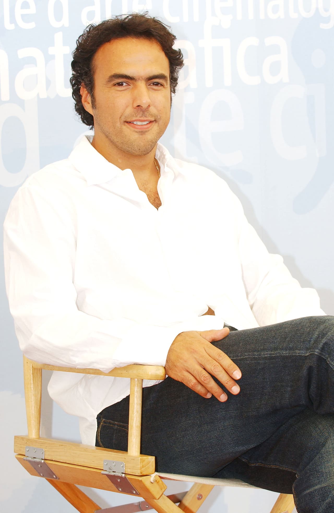 Nació en la Ciudad de México el 15 de agosto de 1963.