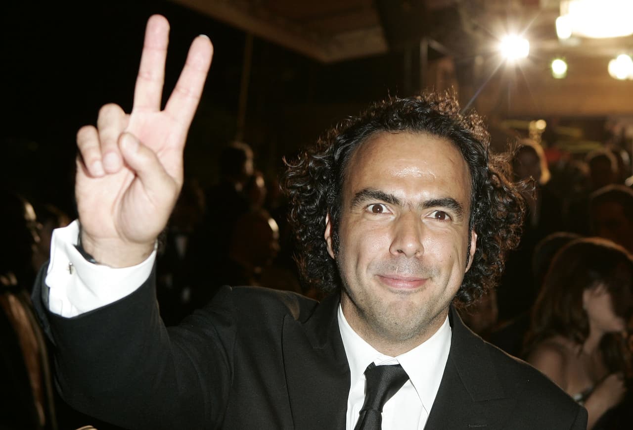 En los 90’s fundó Z Films, compañía de producción con la que dirigió su primer piloto para televisión, ‘Detrás del Dinero’, protagonizado por Miguel Bosé.