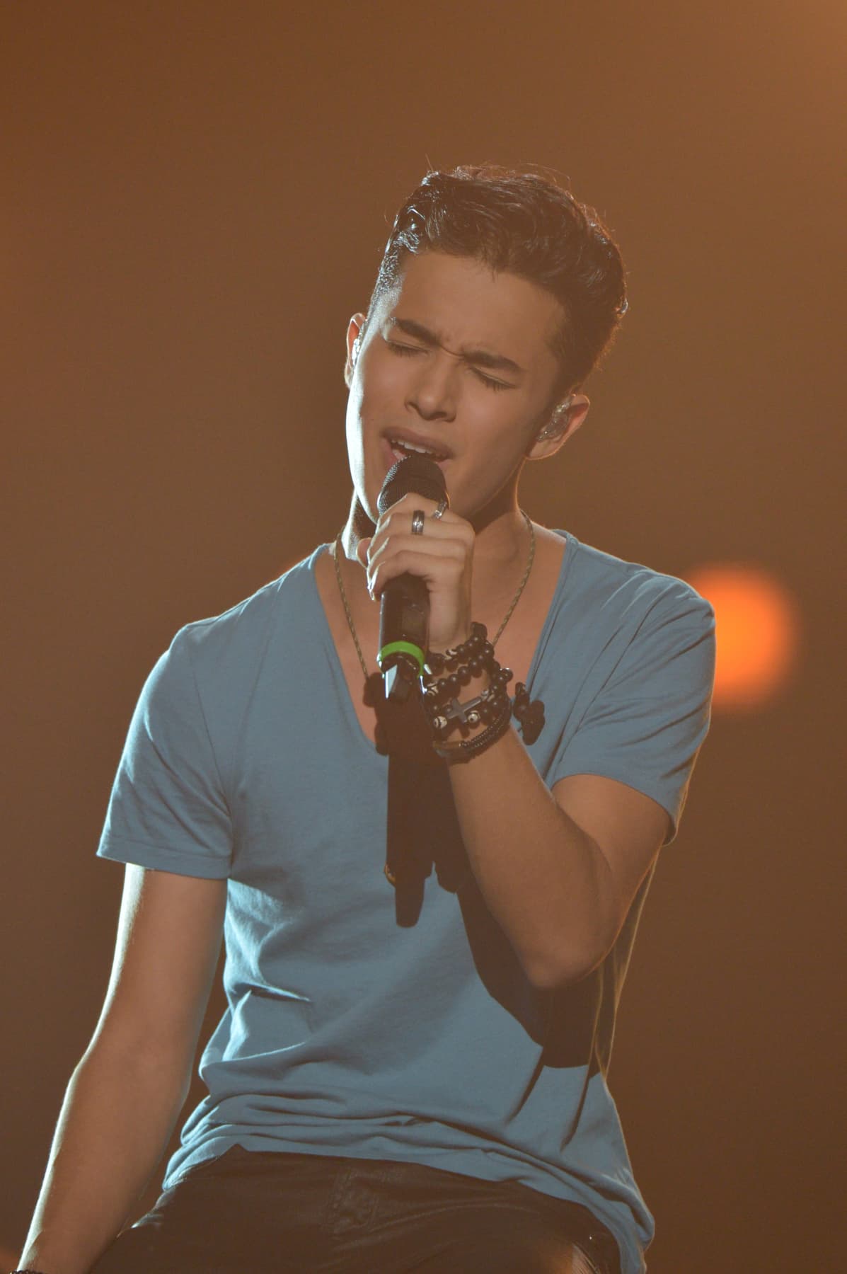 Este chico tiene un alma vieja, pero no dejes que eso te haga dudar de su talento. Joel ha demostrado que quiere estar en La Banda no matter what.