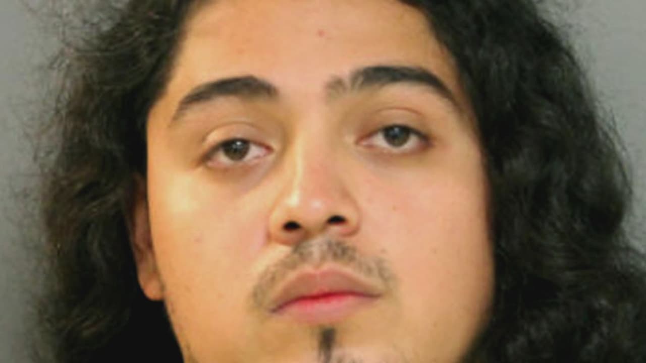 Dan 16 años de cárcel a un hombre en Chicago por dispararle a un agente federal