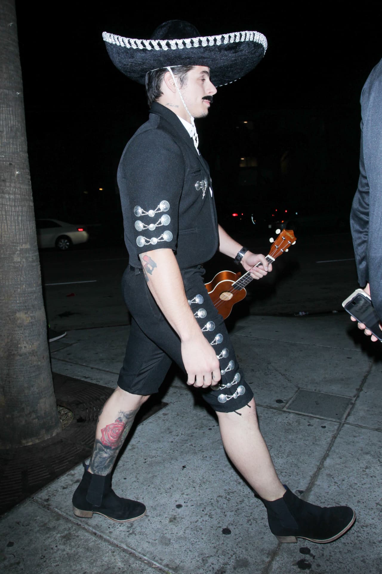 A pesar del truene con la 'Diva del Bronx', el bailarín sigue adelante con su vida.