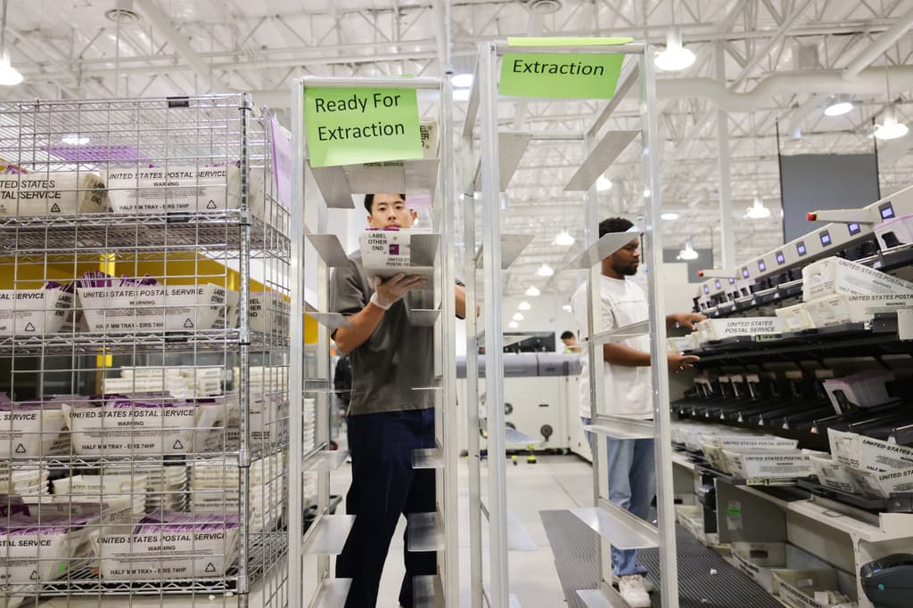 El Departamento de Justicia de Estados Unidos despliega monitores electorales en Los Ángeles y otros condados para prevenir intimidación a votantes.