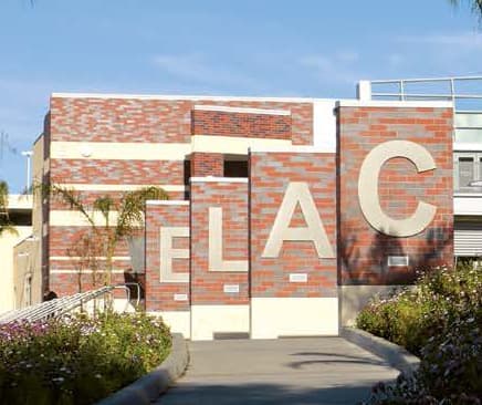 Colegio del Este de Los Ángeles celebra centenario del muralista Raúl Anguiano