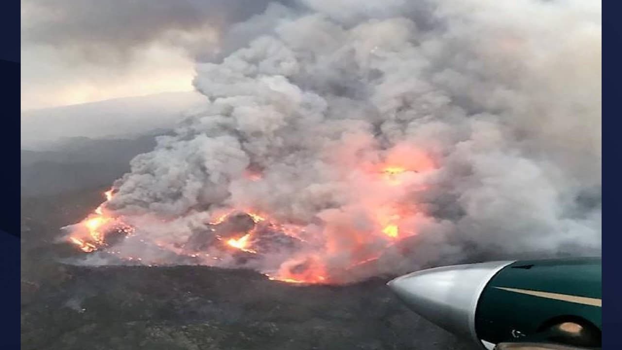 El incendio Ridge este ubicado en las montañas Hualapai, al sureste de Kingman, Arizona. 
<br>