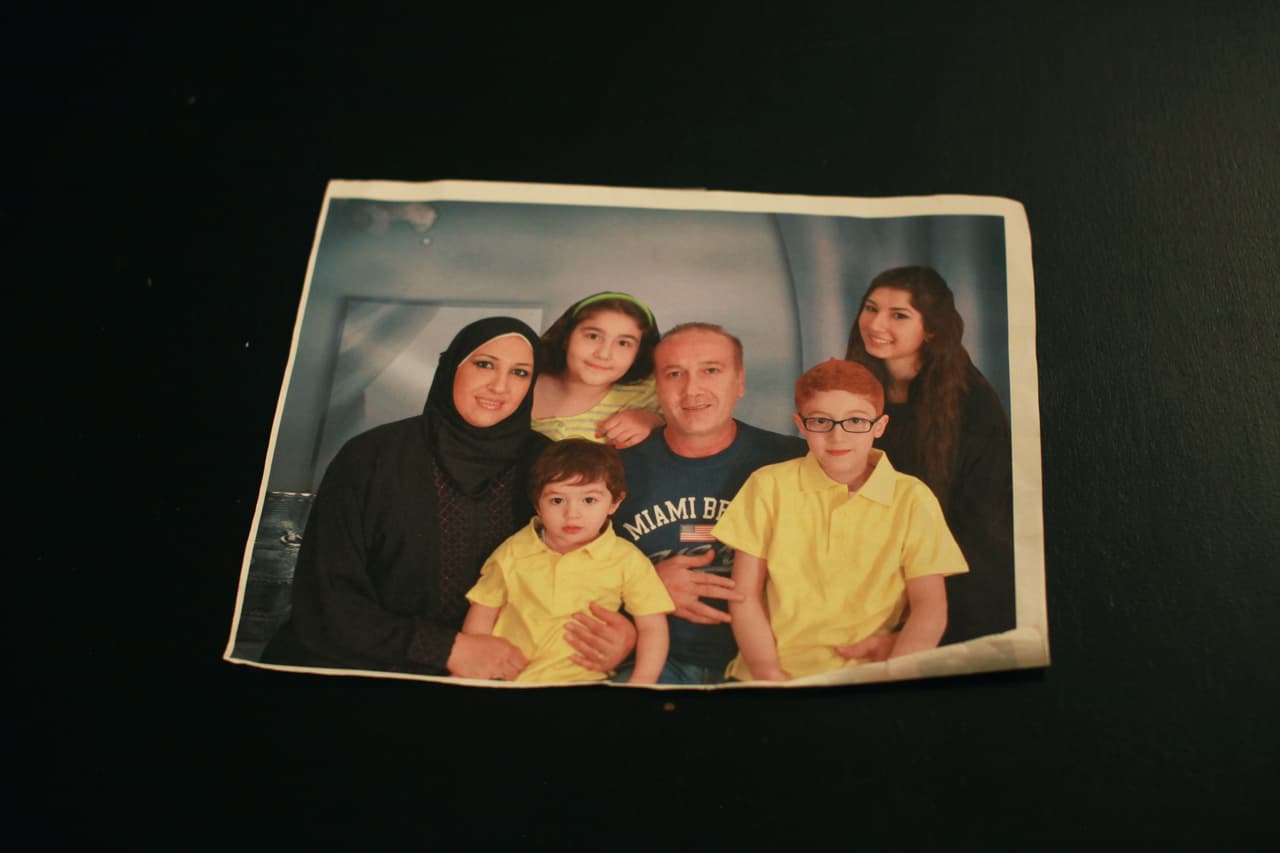 De las pocos fotos que conserva la familia de sus días en Arabia Saudita